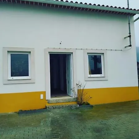 Дом отдыха Quintal Do Ti Zaquiel Casais do Chao da Mendiga